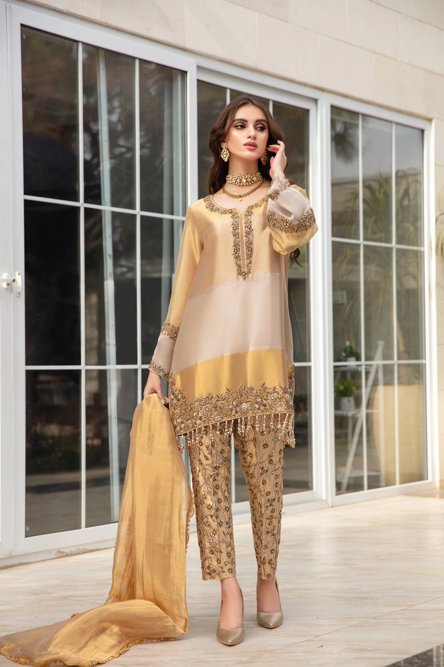 Tissue Éclat – Handcrafted Gold Tissue Ensemble