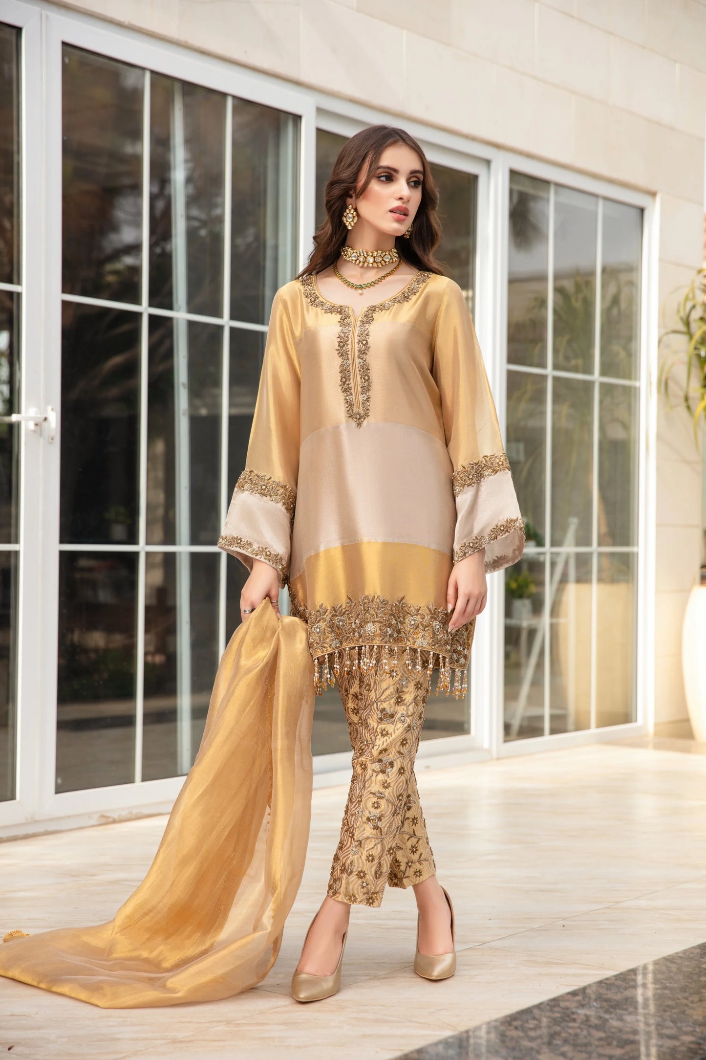 Tissue Éclat – Handcrafted Gold Tissue Ensemble