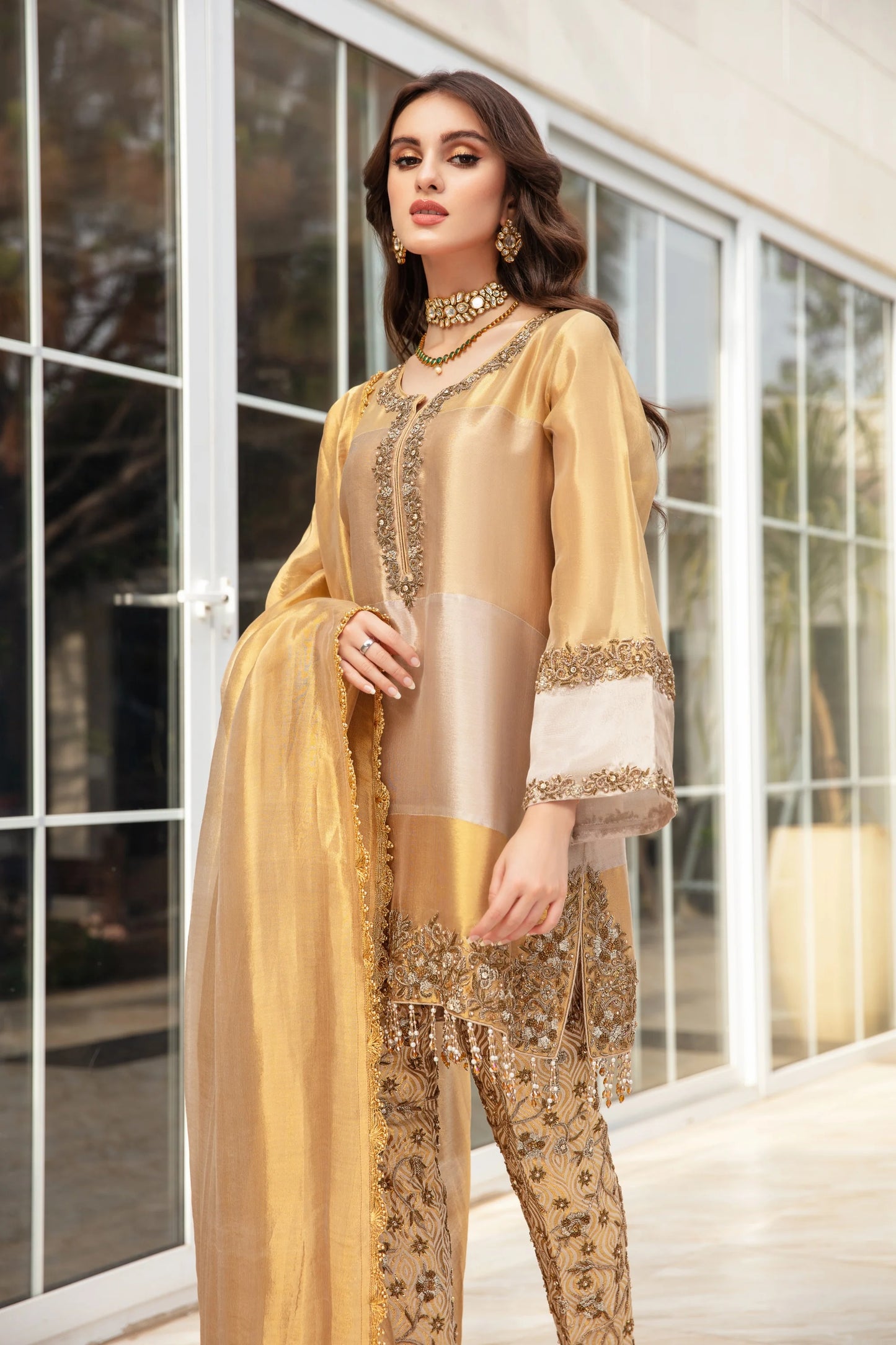 Tissue Éclat – Handcrafted Gold Tissue Ensemble