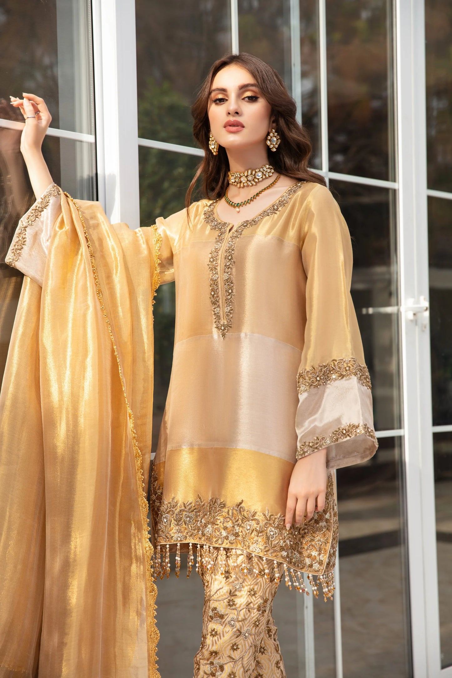 Tissue Éclat – Handcrafted Gold Tissue Ensemble