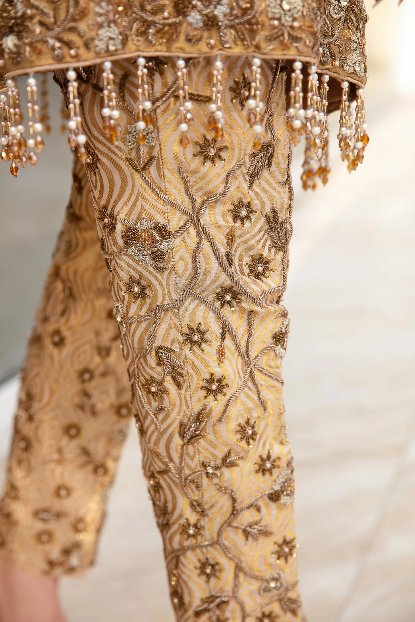 Tissue Éclat – Handcrafted Gold Tissue Ensemble