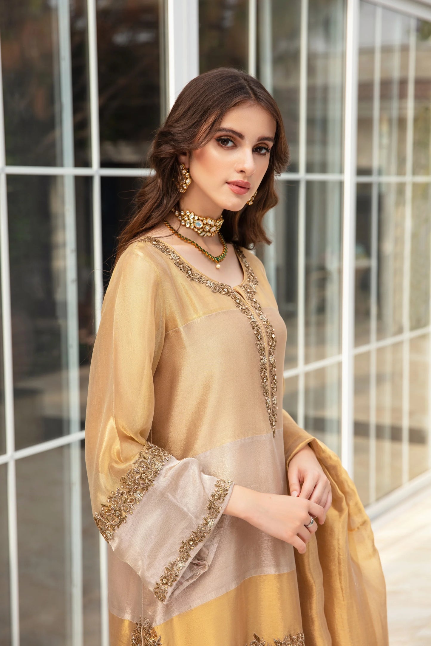 Tissue Éclat – Handcrafted Gold Tissue Ensemble